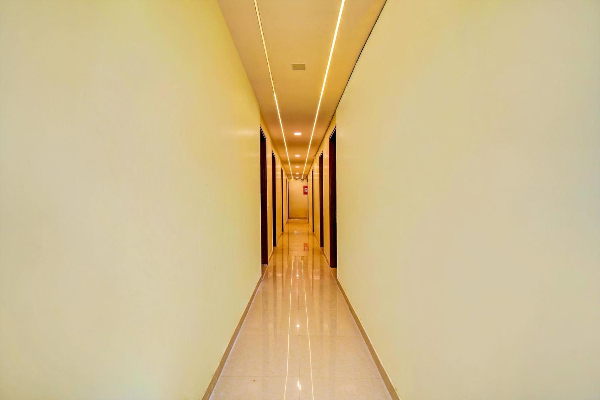 Hotel O Friendship Inn 德里 外观 照片